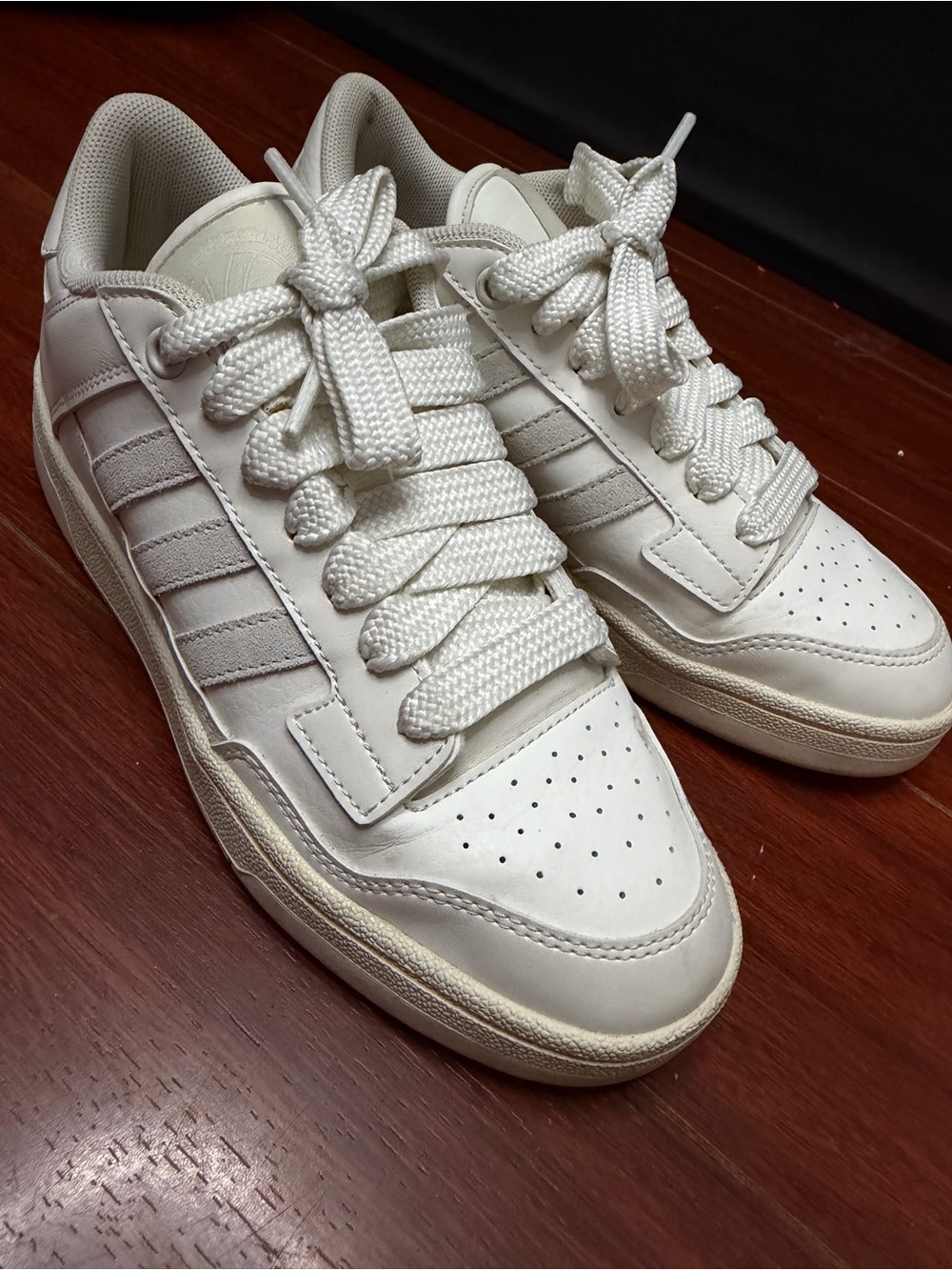 Classic All-White Low-Top women’s  Sneakers
